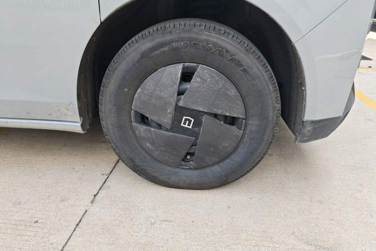 Used Farizon Super VAN 2025 Yucheng Edition, Action-Pak 68kWh Right Front Wheel Hub