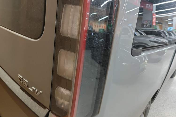 Used Farizon Super VAN 2025 Yucheng Action-Pak, Short-Axle 68kWh ZhiXin, 5-seater Right Rear Taillight