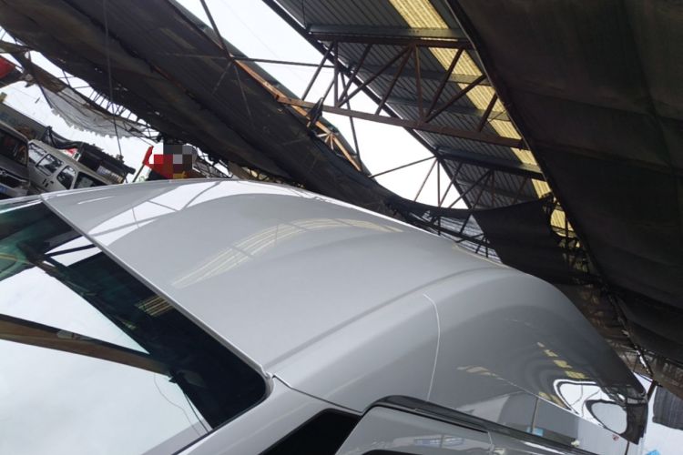 Used Farizon Super VAN 2025 Yucheng Action-Pak, Mid-Axle High-Roof 68kWh ZhiXin, 7-seater Roof