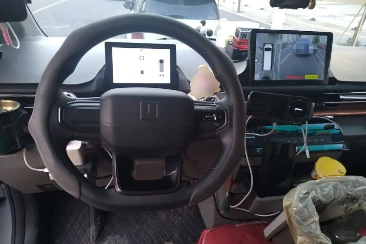 Used Farizon Super VAN 2025 Yucheng Action-Pak, Mid-Axle Mid-Roof 68kWh ZhiXin, 7-seater Steering Wheel