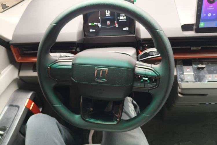 Used Farizon Super VAN 2025 Yucheng Action-Pak, Mid-Axle High-Roof 68kWh ZhiXin, 7-seater Steering Wheel