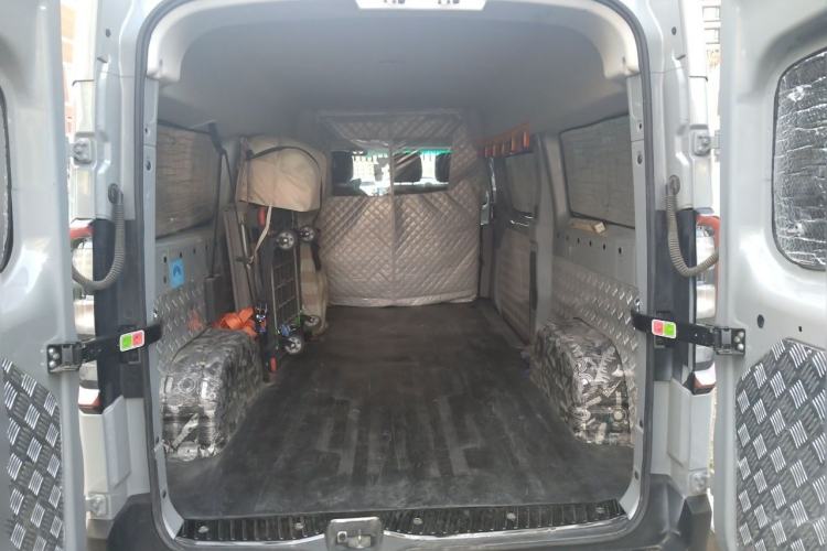 Used Farizon Super VAN 2025 Yucheng Action-Pak, Mid-Axle Mid-Roof 68kWh ZhiXin, 7-seater Trunk