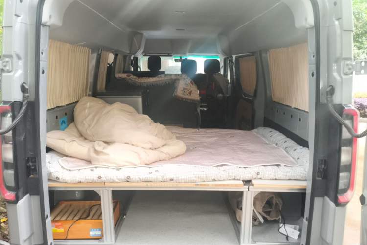 Used Farizon Super VAN 2025 Yucheng Action-Pak, Mid-Axle Mid-Roof 68kWh ZhiXin, 7-seater Trunk
