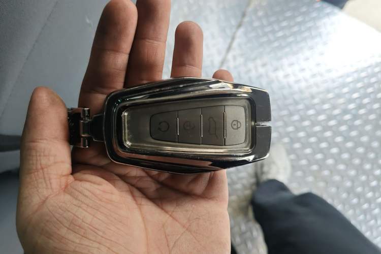Used Farizon Super VAN 2025 Yucheng Edition, Action-Pak 68kWh Vehicle Key