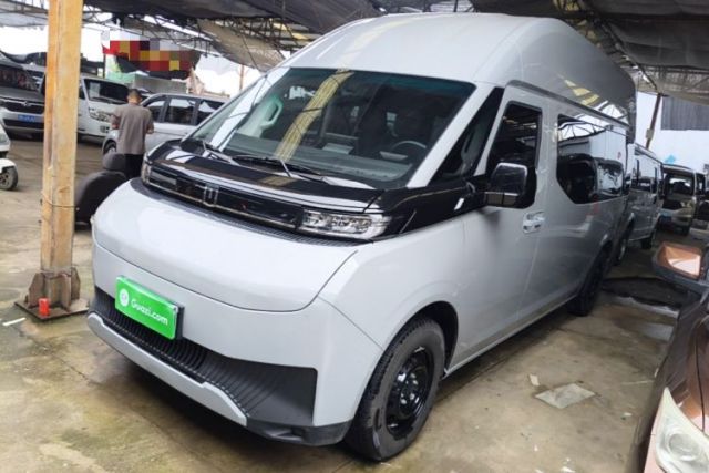 Used Farizon Super VAN 2025 Yucheng Action-Pak, Mid-Axle High-Roof 68kWh ZhiXin, 7-seater