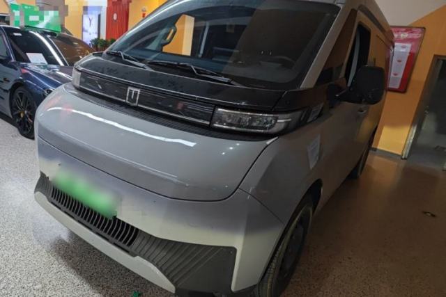 Used Farizon Super VAN 2025 Yucheng Action-Pak, Short-Axle 68kWh ZhiXin, 5-seater