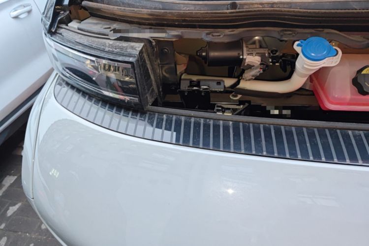 Used Farizon Super VAN 2025 Yucheng Action-Pak, Short-Axle 68kWh ZhiXin, 5-seater Engine Bay Right