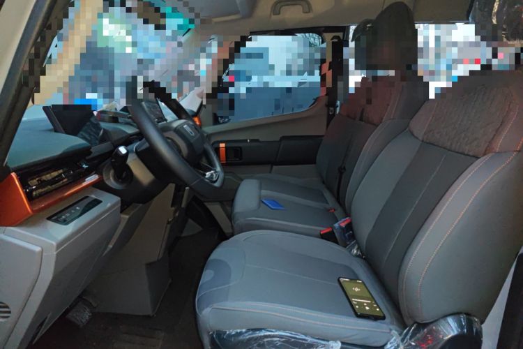 Used Farizon Super VAN 2025 Yucheng Action-Pak, Short-Axle 68kWh ZhiXin, 5-seater Left Front Seat