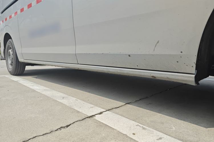 Used Farizon Super VAN 2025 Jingcheng Edition, Action-Pak Mid-Roof 51kWh Chassis Front Right