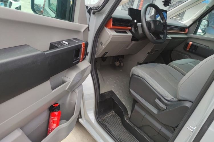 Used Farizon Super VAN 2025 Yucheng Edition, Action-Pak 68kWh Driver Seat