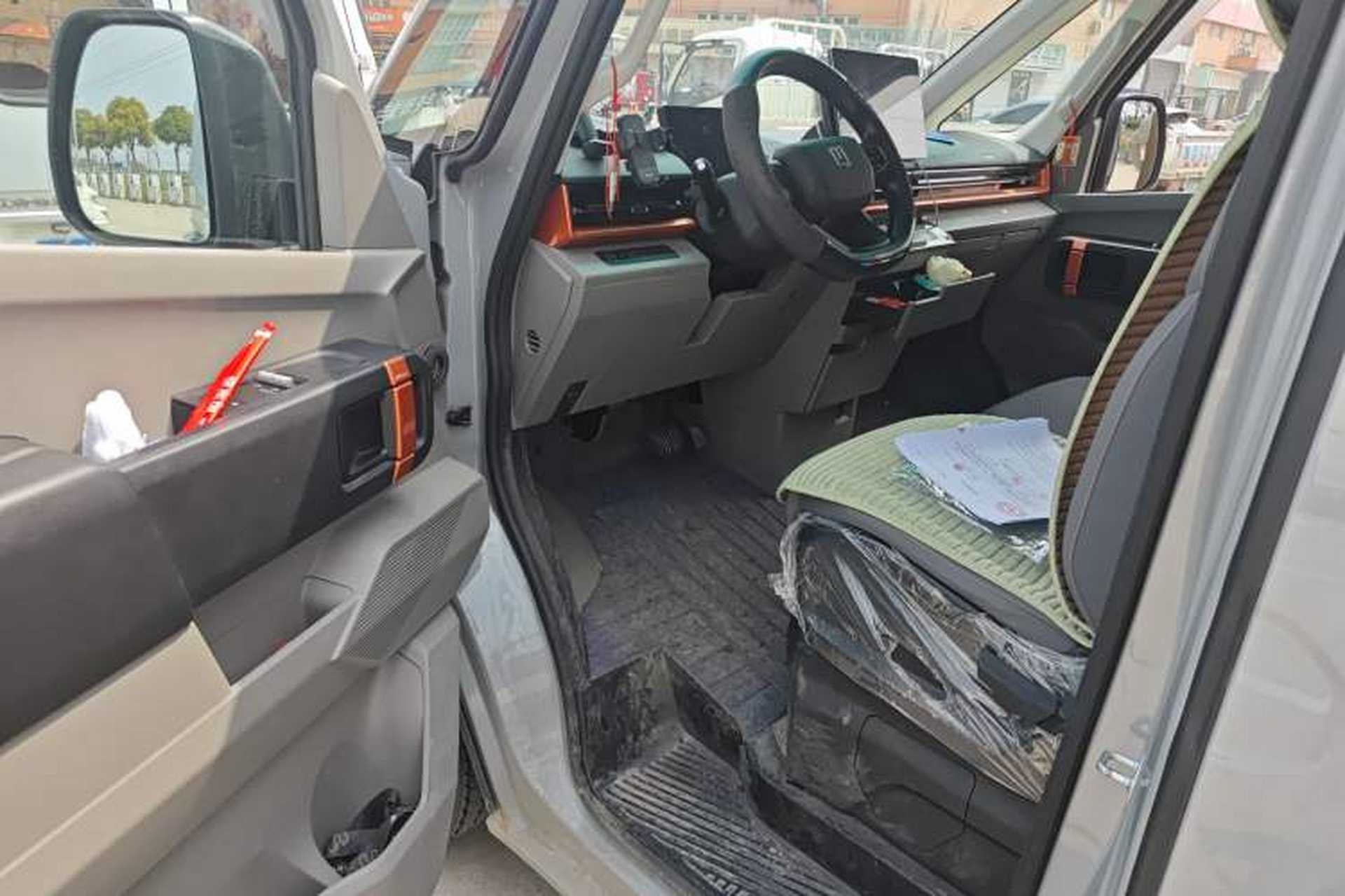 Used Farizon Super VAN 2025 Jingcheng Edition, Action-Pak Mid-Roof 51kWh Driver Seat