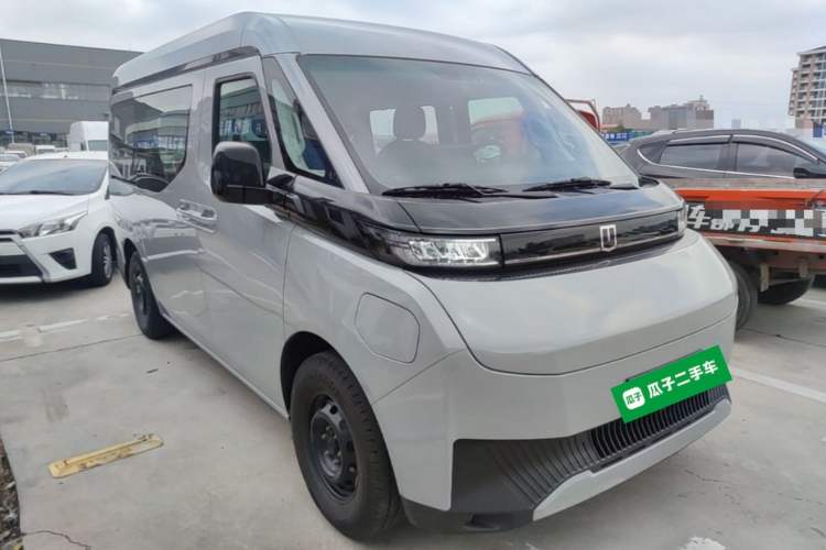 Used Farizon Super VAN 2025 Yucheng Edition, Action-Pak 68kWh Front Right 45 Deg