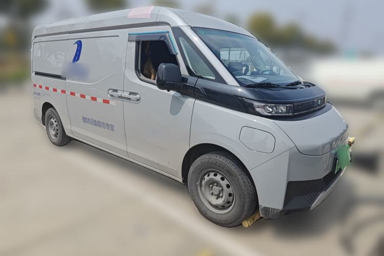 Used Farizon Super VAN 2025 Jingcheng Edition, Action-Pak Mid-Roof 51kWh Front Right 45 Deg