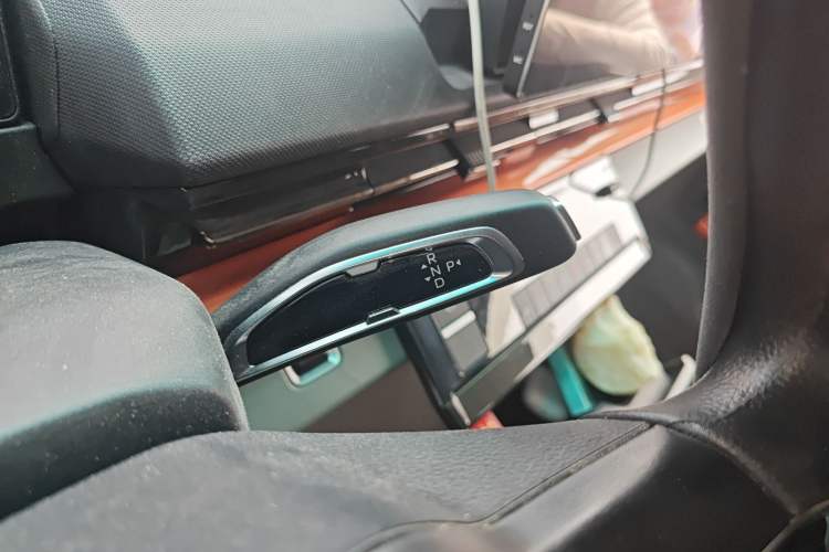 Used Farizon Super VAN 2025 Jingcheng Edition, Action-Pak Mid-Roof 51kWh Gear Lever