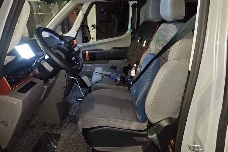 Used Farizon Super VAN 2025 Yucheng Edition, Action-Pak 68kWh Left Front Seat