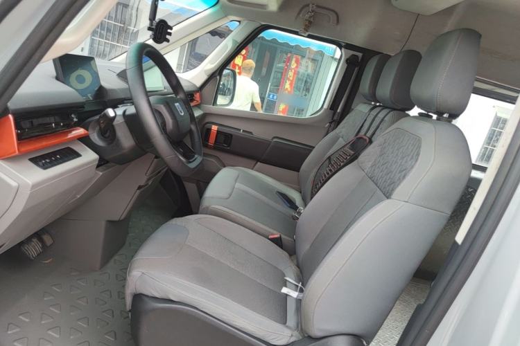 Used Farizon Super VAN 2025 Yucheng Edition, Action-Pak 68kWh Left Front Seat