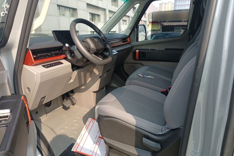 Used Farizon Super VAN 2025 Yucheng Action-Pak, Short-Axle 68kWh ZhiXin, 5-seater Left Front Seat