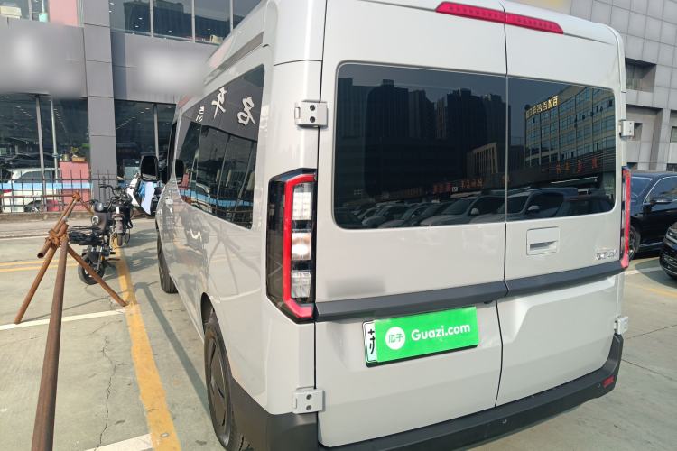 Used Farizon Super VAN 2025 Yucheng Action-Pak, Short-Axle 68kWh ZhiXin, 5-seater Left Side