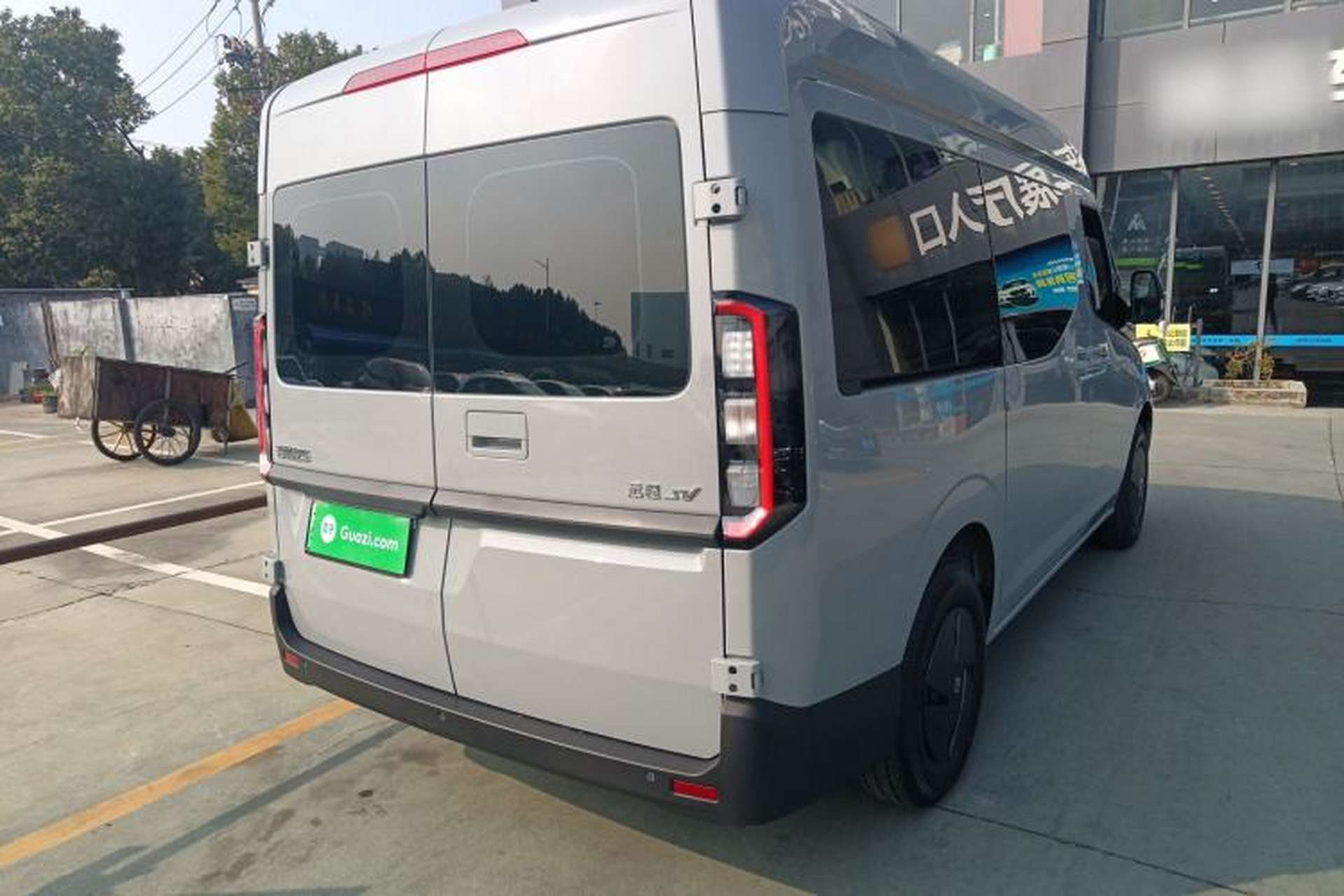 Used Farizon Super VAN 2025 Yucheng Action-Pak, Short-Axle 68kWh ZhiXin, 5-seater Rear Right 45 Deg