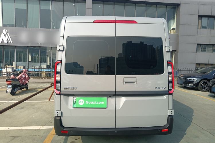 Used Farizon Super VAN 2025 Yucheng Action-Pak, Short-Axle 68kWh ZhiXin, 5-seater Rear