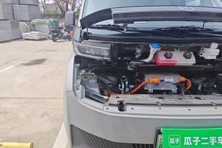 Used Farizon Super VAN 2025 Jingcheng Edition, Action-Pak Mid-Roof 51kWh Right Front Headlight