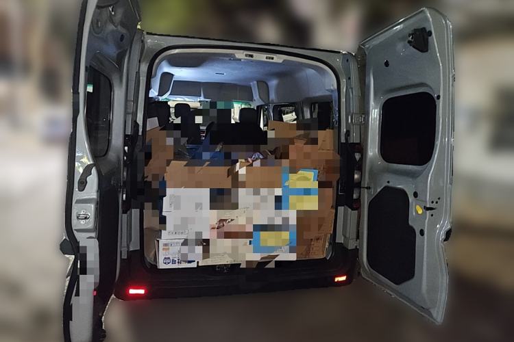 Used Farizon Super VAN 2025 Yucheng Edition, Action-Pak 68kWh Trunk