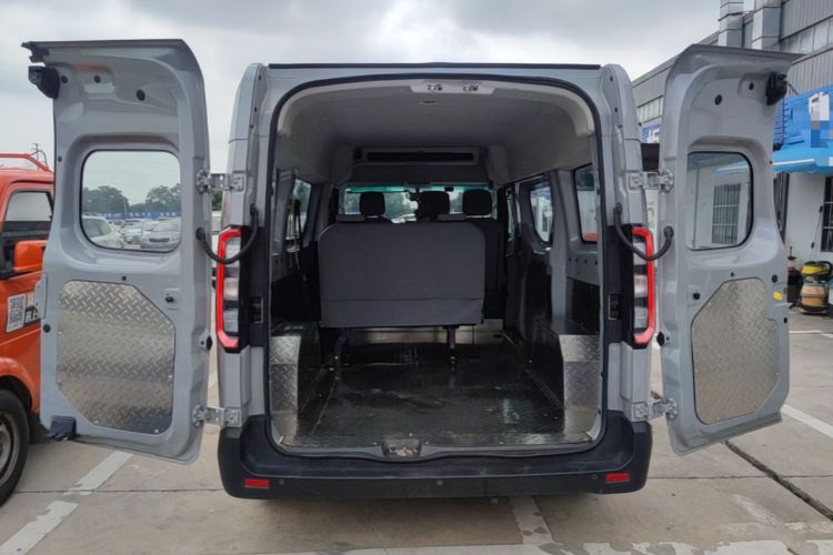 Used Farizon Super VAN 2025 Yucheng Edition, Action-Pak 68kWh Trunk
