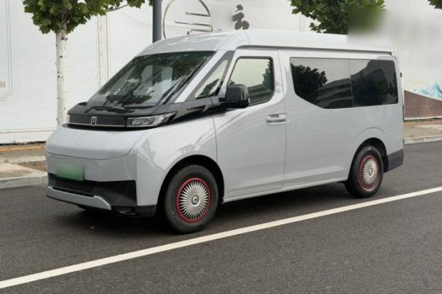 Farizon Super VAN 2025 Yucheng Edition, Action-Pak 68kWh с пробегом