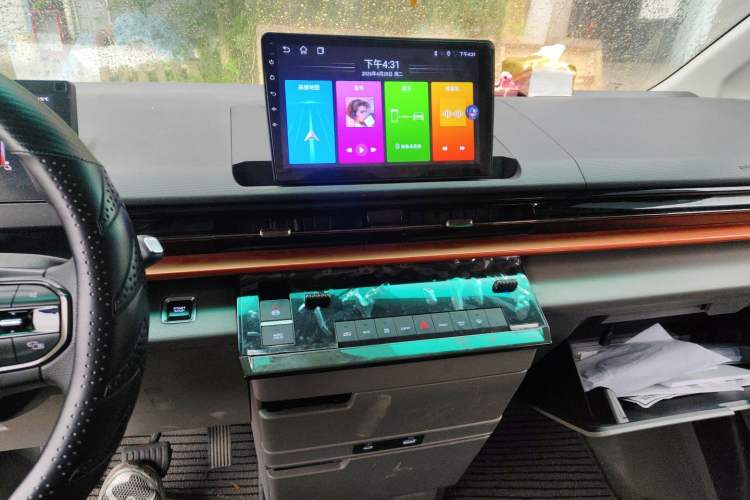 Used Farizon Super VAN 2025 Model, Zhifu Edition, Mid-axle Medium-roof, 68 kWh, CATL Audio And AC Panel
