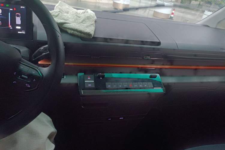 Used Farizon Super VAN 2025 Model, Zhifu Edition, Mid-axle High-roof, 83 kWh Audio And AC Panel