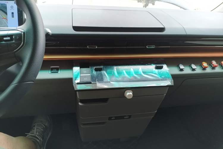 Used Farizon Super VAN 2025 Model, Zhifu Edition, Mid-axle High-roof, 83 kWh Audio And AC Panel