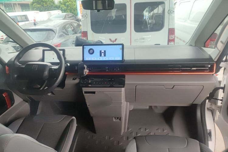 Used Farizon Super VAN 2025 Model, Zhifu Edition, Mid-axle Medium-roof, 83 kWh Center Console