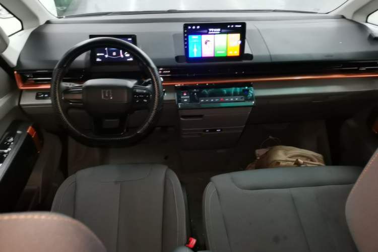 Used Farizon Super VAN 2025 Model, Zhifu Edition, Mid-axle Medium-roof, 68 kWh, CATL Center Console