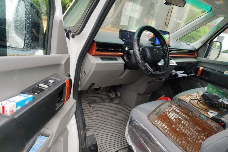 Used Farizon Super VAN 2025 Model, Zhifu Edition, Mid-axle Medium-roof, 68 kWh, CATL Driver Seat