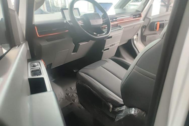 Used Farizon Super VAN 2025 Model, Zhifu Edition, Mid-axle Medium-roof, 83 kWh Driver Seat