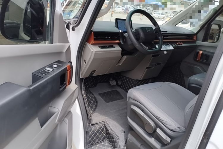 Used Farizon Super VAN 2025 Model, Zhifu Edition, Mid-axle High-roof, 83 kWh Driver Seat