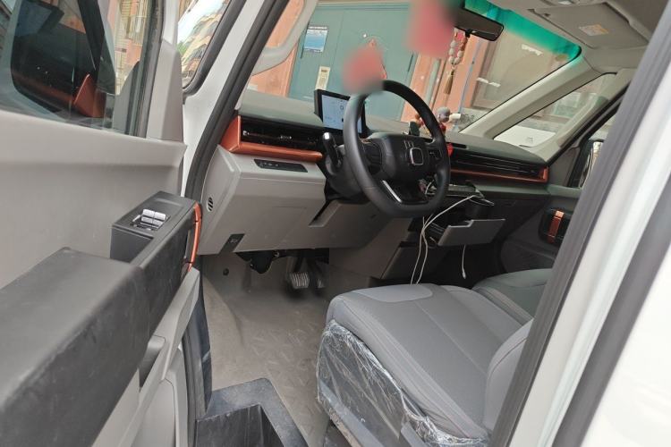 Used Farizon Super VAN 2025 Zhifu Edition, Action-Pak 51kWh Driver Seat