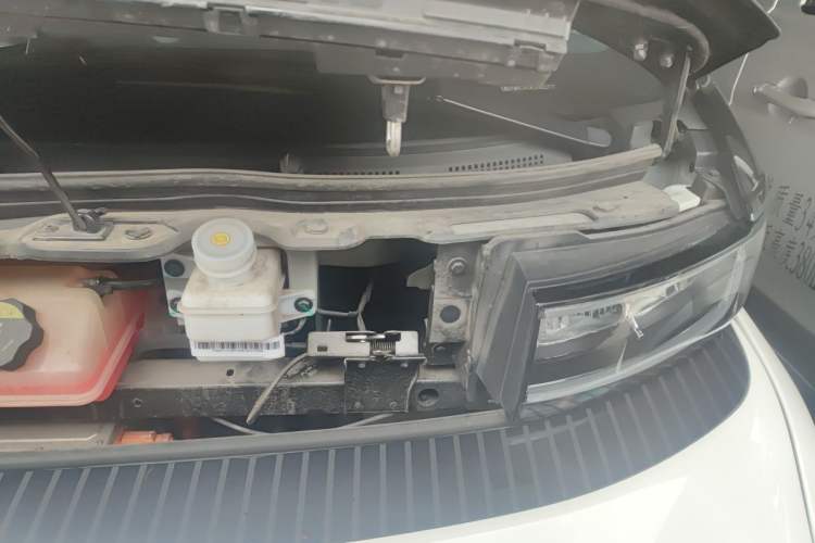 Used Farizon Super VAN 2025 Model, Zhifu Edition, Mid-axle Medium-roof, 83 kWh Engine Bay Left