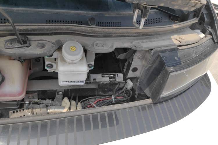 Used Farizon Super VAN 2025 Yucheng Action-Pak, Mid-Axle High-Roof 68kWh ZhiXin, 7-seater Engine Bay Left