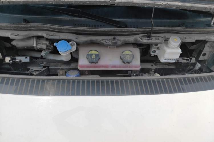 Used Farizon Super VAN 2025 Yucheng Action-Pak, Mid-Axle High-Roof 68kWh ZhiXin, 7-seater Engine Bay