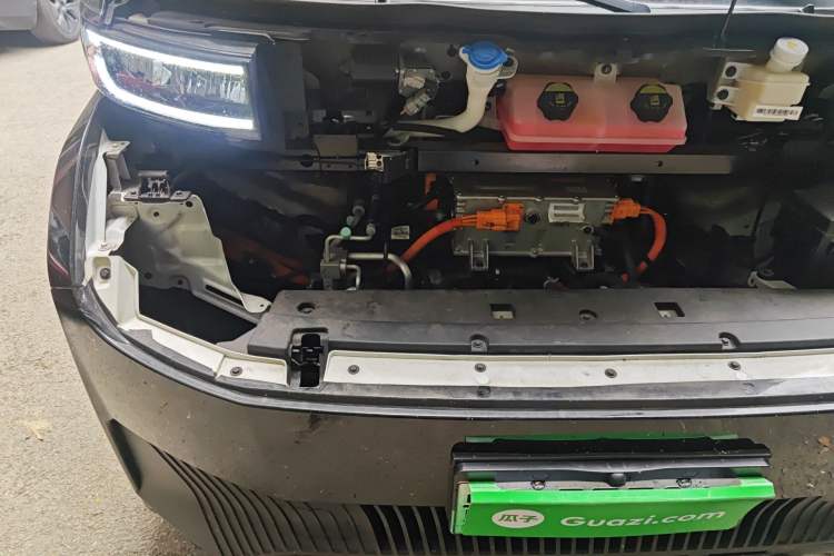 Used Farizon Super VAN 2025 Model, Zhifu Edition, Mid-axle High-roof, 68 kWh, Zhixin Engine Bay Right