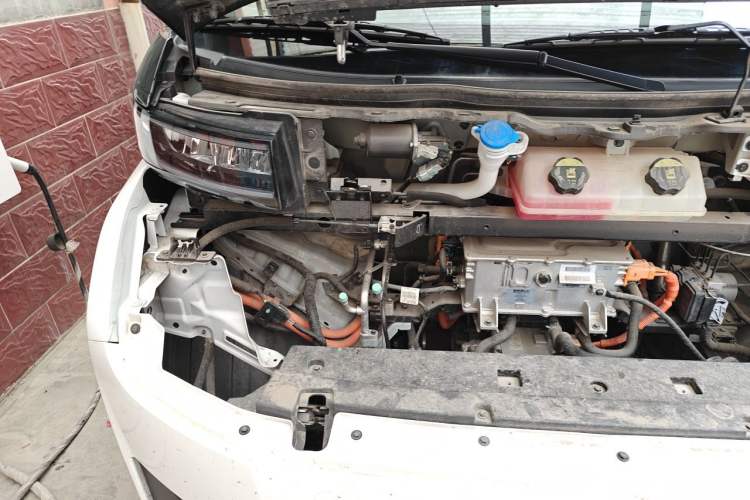 Used Farizon Super VAN 2025 Zhifu Edition, Action-Pak 51kWh Engine Bay Right