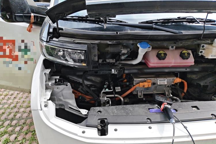 Used Farizon Super VAN 2025 Model, Chuangfu Edition, Mid-axle Medium-roof, Zhixin 68 kWh Engine Bay Right