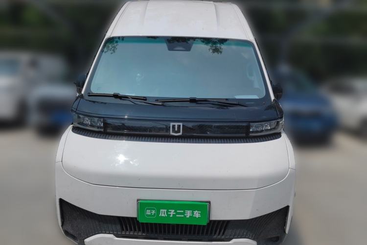 Used Farizon Super VAN 2025 Yucheng Action-Pak, Mid-Axle High-Roof 68kWh ZhiXin, 7-seater Front