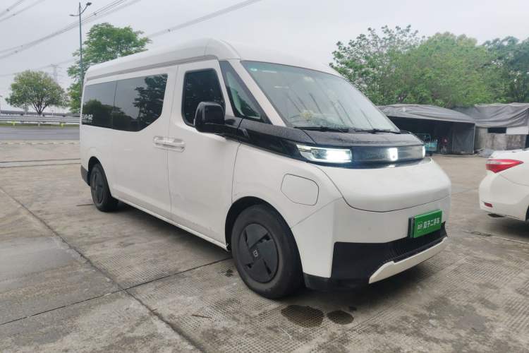 Used Farizon Super VAN 2025 Model, Zhifu Edition, Mid-axle Medium-roof, 68 kWh, CATL Front Right 45 Deg