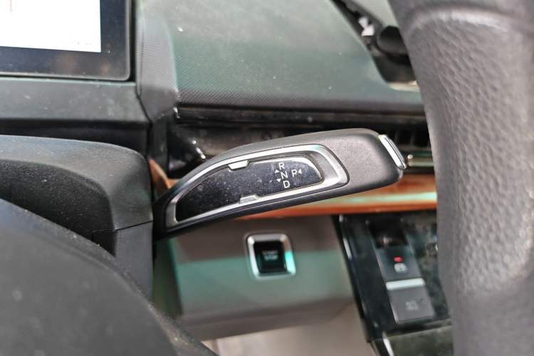 Used Farizon Super VAN 2025 Model, Chuangfu Edition, Mid-axle Medium-roof, Zhixin 68 kWh Gear Lever