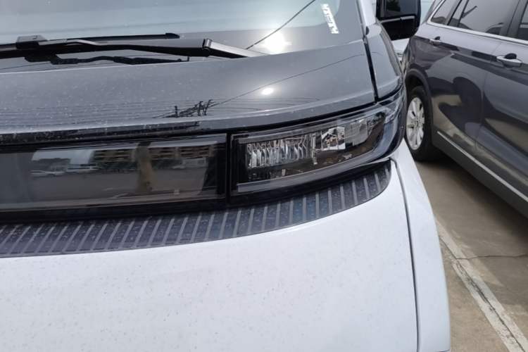 Used Farizon Super VAN 2025 Model, Zhifu Edition, Mid-axle High-roof, 83 kWh Left Front Headlight