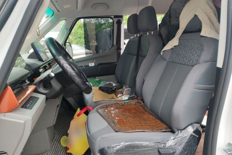 Used Farizon Super VAN 2025 Model, Zhifu Edition, Mid-axle Medium-roof, 68 kWh, CATL Left Front Seat