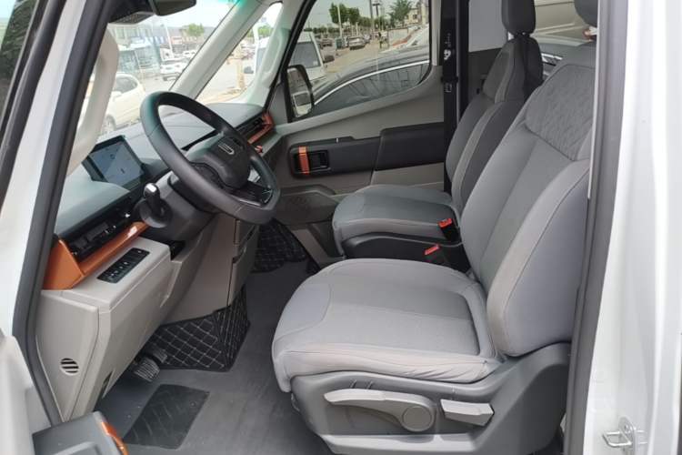 Used Farizon Super VAN 2025 Model, Zhifu Edition, Mid-axle High-roof, 83 kWh Left Front Seat