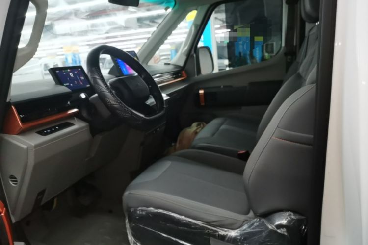 Used Farizon Super VAN 2025 Model, Zhifu Edition, Mid-axle Medium-roof, 68 kWh, CATL Left Front Seat